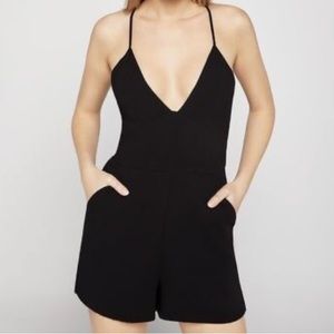 BCBG BLACK CRISS-CROSS ROMPER SIZE 6